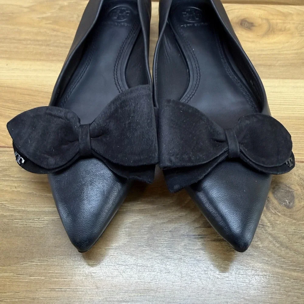 Tory Burch Rosalind Bow Flat 6 M Black Leather Suede Bow Modern Office Old Money